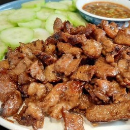 หมูกระเทียม+ข้าวสวย