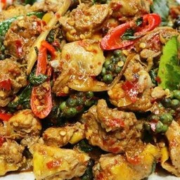 ผัดเผ็ดไก่บ้าน