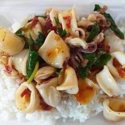 กระเพราหมึก