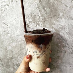 Under Roof - กลางซอยคาเฟ่ Under Roof - กลางซอยคาเฟ่