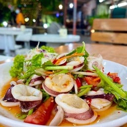 ยำหมึกไข่