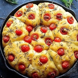 Focaccia cherry tomato