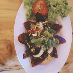 ยำไข่เยี่ยวม้า