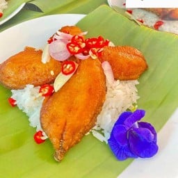 ข้าวปลาทอดสารพัดรัชดา36 By แม่ณนี