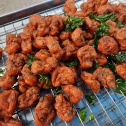 ทอดมันวัดวีฯ ทอดมันปลากราย/กุ่ยช่ายทอดลุงโข่ง