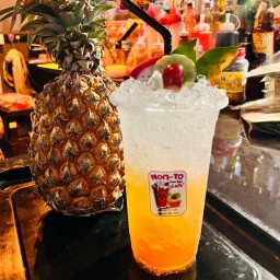 NOM-TO Cafe’ (นม-โต คาเฟ่)