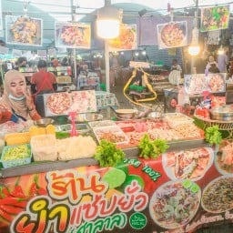 ยำฮาลาล ตลาดบ้านพอนโกเบ๋งพนาสนธิ์บางโจ
