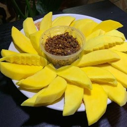 น้องมายด์ผลไม้สด 7-11 สาขา ถนนวิทูรย์ดำริ บ้านบึง ชลบุรี