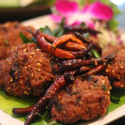 ลาบหมูทอด