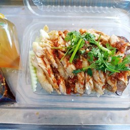 ข้าวมันไก่ เจัาเก่าต้นมะขาม