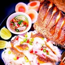 ข้าวปลาแกะเมืองชล