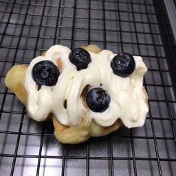 กระเพราแดดเดียว &ครอฟเฟิล หมู่บ้านวัชระ