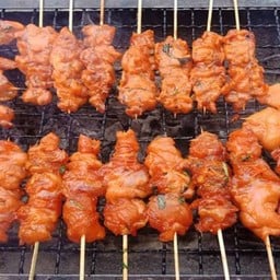 ไก่ปิ้ง ลูกชิ้นทอดน้ำทอง