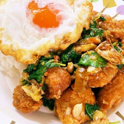 ข้าวกะเพราไก่ป๊อป