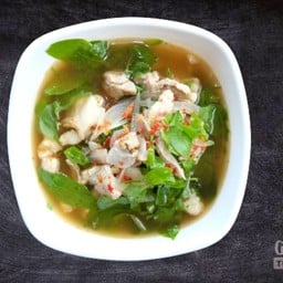 แกงผักหวานซี่โครงอ่อน