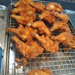 โรงอาหารชาวแสดทอง