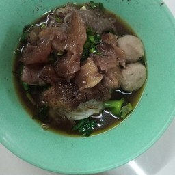 ก๋วยเตี๋ยวเรือน้องมะนาว