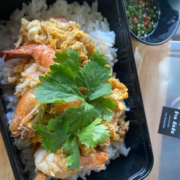 ไข่ขยี้กุ้งราดข้าว