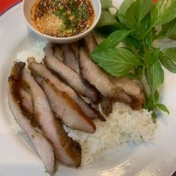 ข้าวคอหมูย่างจิ้มแจ่ว