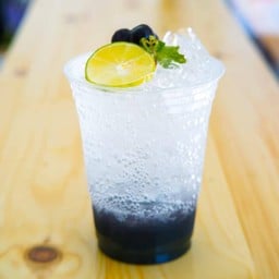 น้ำบลูเบอร์รี่อิตาเลี่ยนโซดา