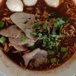 ก๋วยเตี๋ยวเรือ กลางนา 2  (10บาท)