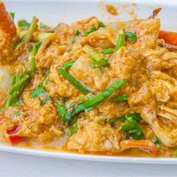 ผัดผงกะหรี่ กุ้งหมึก