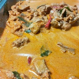 ข้าวแกง ก๋วยจั๊บญวน ข้าวต้ม อาหารตามสั่งกับข้าวกับปลาแม่บัว