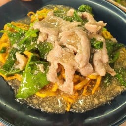 ราดหน้า เทพราดหน้ายอดผัก By.ไก่ ม.รัตนาธิเบศน์ม.รัตนา ม.รัตนาธิเบศน์