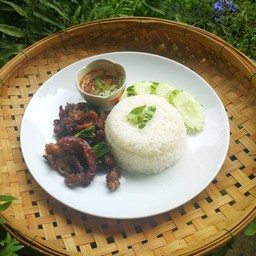 เนื้อแดดเดียวจิ้มแจ่ว