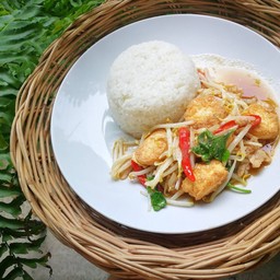 เต้าหู้ไข่ทอดผัดหมูชิ้นถั่วงอก