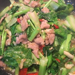 ผัดคะน้าหมูชิ้น