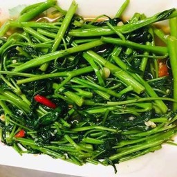 ผัดผักบุ้งไฟแดง