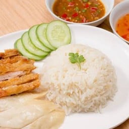 ข้าวมันไก่สี่แยก