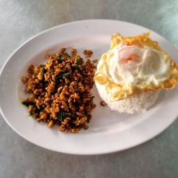 คั่วกลิ้งหมูสับราดข้าว