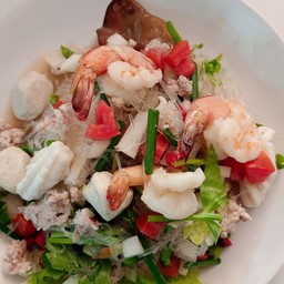 ยำวุ้นเส้นรวมมิตร