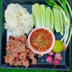 (ชุดใหญ่) ไซส์ L หมูทอดข้าวเหนียว((น้ำจิ้มแจ่ว))พร้อมผัก