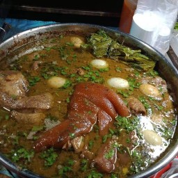 ข้าวขาหมูเจ้รุ้งรถพ่วง 0