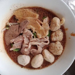 ก๋วยเตี๋ยวหน้าเซเว่นปิ่นเจริญ 4