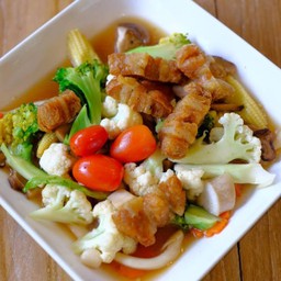ผัดผักรวมมิตร (กับข้าว)