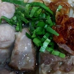ก๋วยจั๊บญวนแอบแซ่บ เล้งแซ่บแซ่บ ประชาอุทิศ90 -