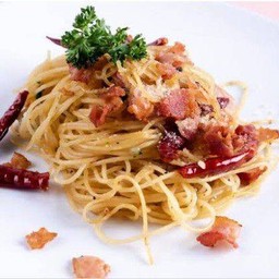 สปาเก็ตตี้ ผัดเผ็ด เบคอน