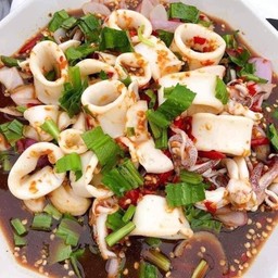 ยำปลาหมึก