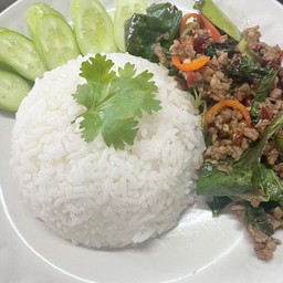 ข้าวกระเพราเนื้อ