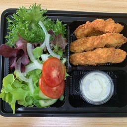 สลัดปลาทอด ซอสทาร์ทาร์