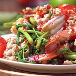 ยำกะเฉดกุ้งหมูสับ