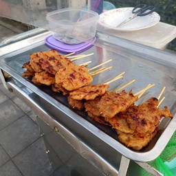 หมูปิ้งนมสด