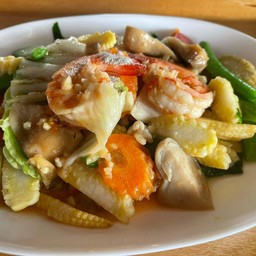 ผัดผักรวมกุ้ง