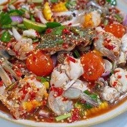 ยำปูม้ากุ้งสดหอยนางรมไข่แดง