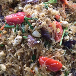 ผัดวุ้นเส้นใส่ไข่