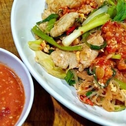 สุกี้แห้ง หมู